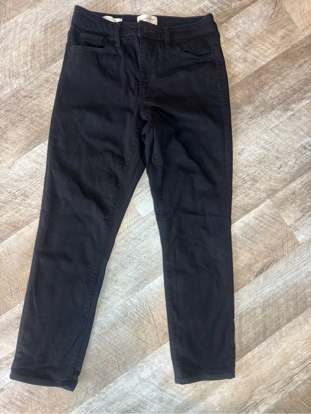 Universal Thread Black High Rise Slim Straight Jeans - Clean Tapered Fit
